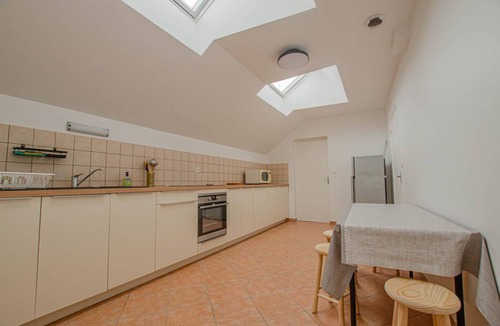 Onjon House | 150 m² Gîte ∙ 3 bedrooms ∙ 6 guests