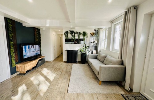 Poissy Resort | 150 m² Private room ∙ 1 bedroom ∙ 1 guest