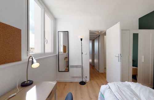 Montigny-le-Bretonneux Resort | 155 m² Private room ∙ 1 bedroom ∙ 2 guests