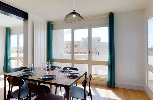Montigny-le-Bretonneux Resort | 155 m² Private room ∙ 1 bedroom ∙ 2 guests