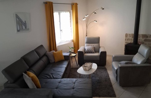 Hermes House | 15mn Beauvais airport 5 minute from château de la trye station 1km sncf