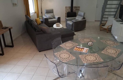 Hermes House | 15mn Beauvais airport 5 minute from château de la trye station 1km sncf