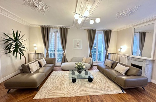 Saint-Merri Apartment | 160 m² Apartment ∙ 4 bedrooms ∙ 8 guests