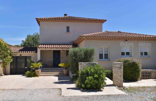Paulhan House | 163 m² Gîte ∙ 5 bedrooms ∙ 9 guests
