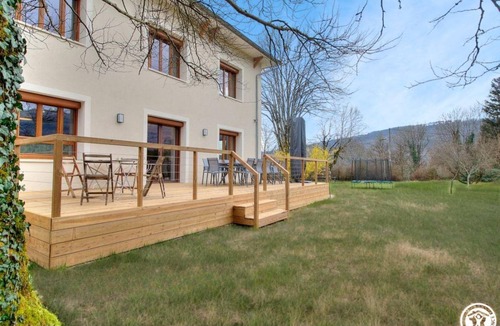 Corveissiat House | 170 m² Gîte ∙ 6 bedrooms ∙ 14 guests