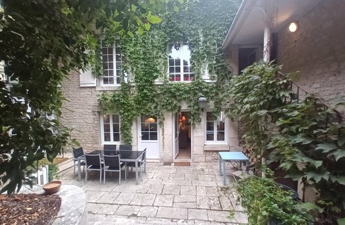 Chateau-Landon House | 170 m² Gîte ∙ 4 bedrooms ∙ 7 guests