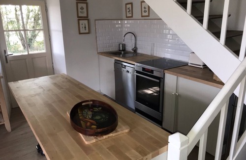 Boitron Cottage | 17th century estate surrounded by moats in the heart of the Regional Park