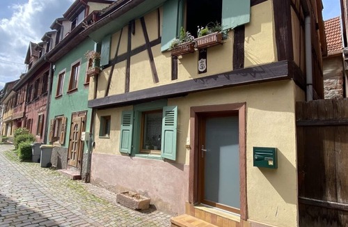 Barr House | 17th-century town house in the pretty town of Barr.