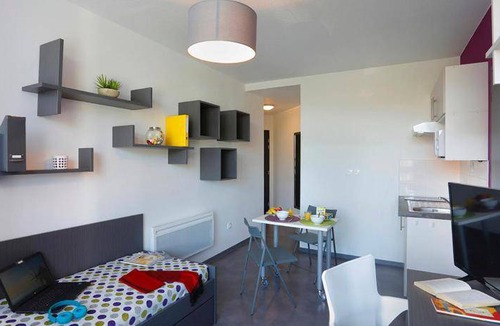 Hotel-de-Ville Hotel | 18 m² Hotel ∙ 1 guest