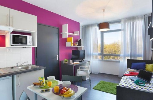 Hotel-de-Ville Hotel | 18 m² Hotel ∙ 1 guest