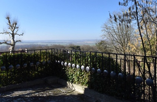 Neauphle-le-Chateau House | 18 th century post relay