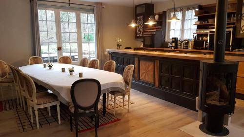 Saint-Jean-aux-Bois House | 180 m² House ∙ 5 bedrooms ∙ 15 guests