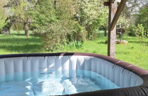 Boulleret Cottage | 19th c. cottage, jacuzzi, Loire, sleeps 6