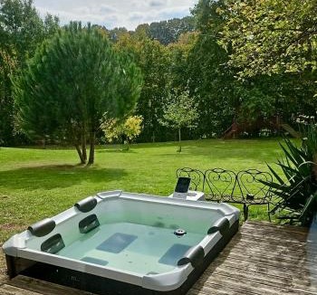 Mainneville Villa | 1h10 de Paris, maison de campagne avec piscine chauffée et Jacuzzi