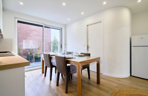 Marcq-en-Baroeul Apartment | 2 bedroom apartment w/courtyard at Croisé Laroche