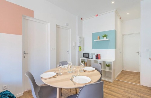 Roubaix Apartment | 2 bedroom apartment near tram, CHR + parking