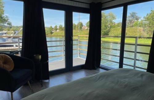 Bennecourt Boat Rental | 20 m² Houseboat ∙ 2 guests