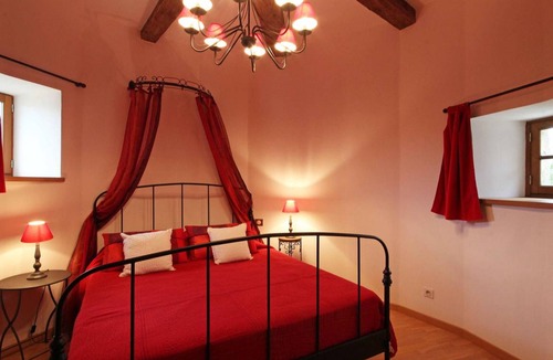 Coulonges-sur-Sarthe Cottage | 200 m² Cabin ∙ 6 bedrooms ∙ 13 guests