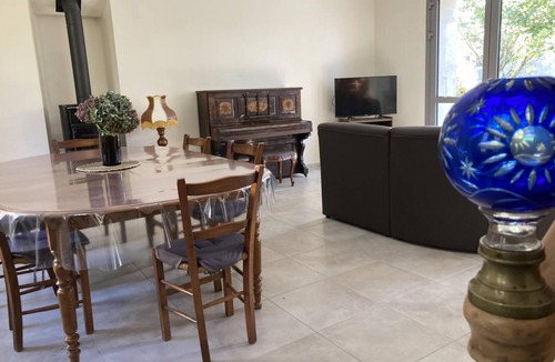 Saint-Pierre-de-Trivisy House | 205 m² Gîte ∙ 6 bedrooms ∙ 14 guests