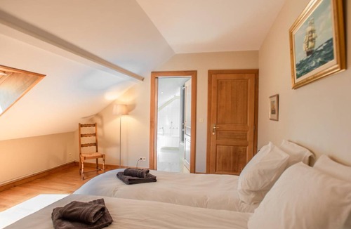 Guignicourt-sur-Vence House | 220 m² House ∙ 4 bedrooms ∙ 8 guests