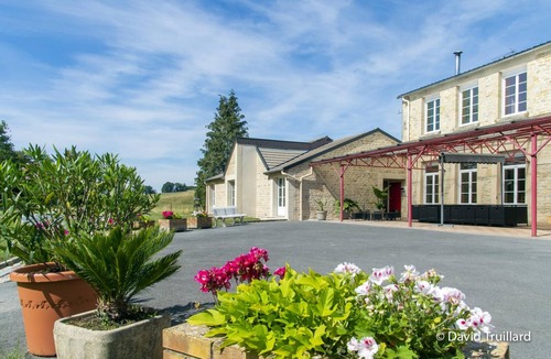 Lametz House | 220 m² House ∙ 6 bedrooms ∙ 15 guests