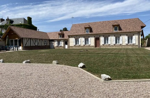 Buis-sur-Damville House | 240 m² House ∙ 5 bedrooms ∙ 12 guests