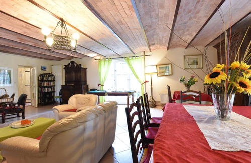 Englancourt House | 240 m² House ∙ 5 bedrooms ∙ 9 guests