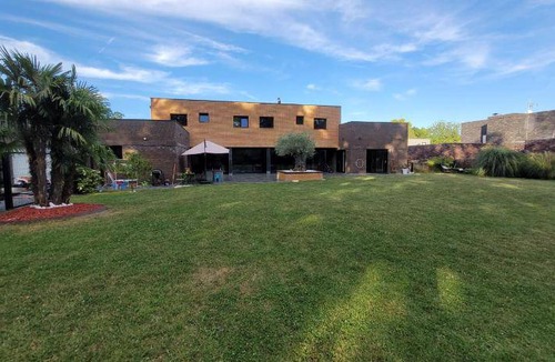 Mouvaux Bed & Breakfast | 25 m² Bed and breakfast ∙ 4 guests