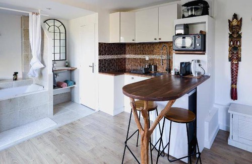 Carrieres-sous-Poissy House | 25 m² House ∙ 1 bedroom ∙ 2 guests