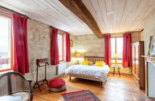 Athies-sous-Laon House | 250 m² House ∙ 5 bedrooms ∙ 11 guests