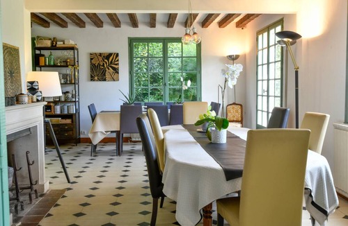 Yevre-la-Ville House | 280 m² House ∙ 6 bedrooms ∙ 14 guests