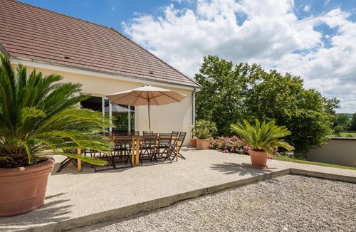 Baroville House | 288 m² Gîte ∙ 5 bedrooms ∙ 14 guests