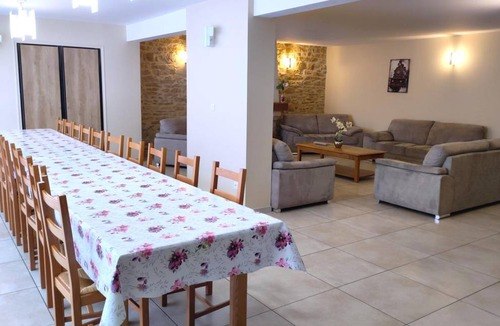 Douzy House | 294 m² Gîte ∙ 10 bedrooms ∙ 21 guests