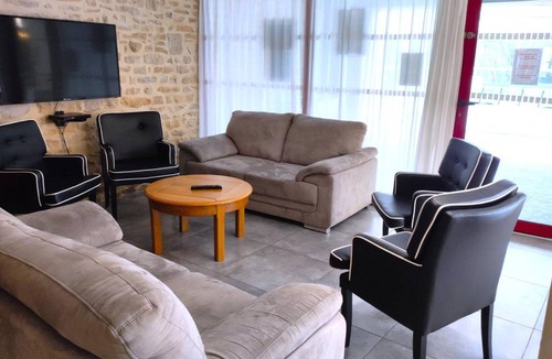 Douzy House | 294 m² Gîte ∙ 10 bedrooms ∙ 21 guests
