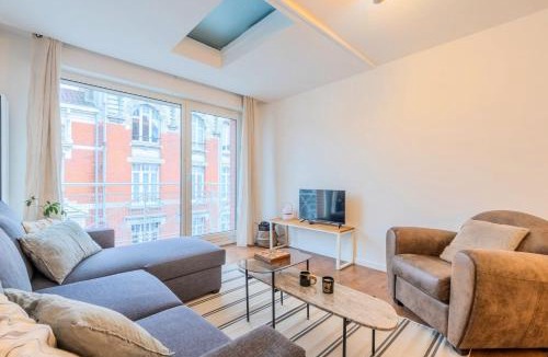 La Madeleine Apartment | 3 bedroom apartment with parking & balconies