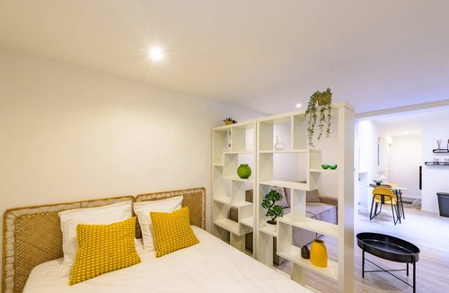 Saint-Quentin Apartment | 30 m² Apartment ∙ 4 guests