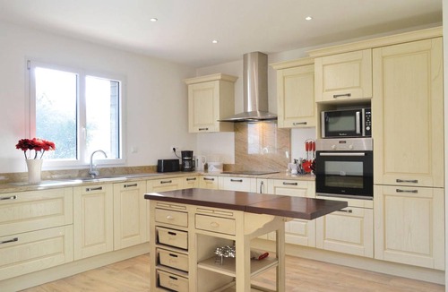 Saint-Denoeux House | 300 m² House ∙ 4 bedrooms ∙ 12 guests