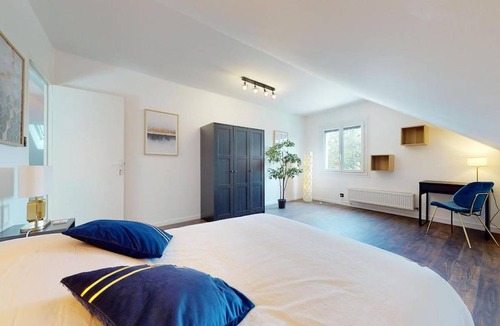 Le Petit-Quevilly Resort | 300 m² Private room ∙ 1 bedroom ∙ 1 guest