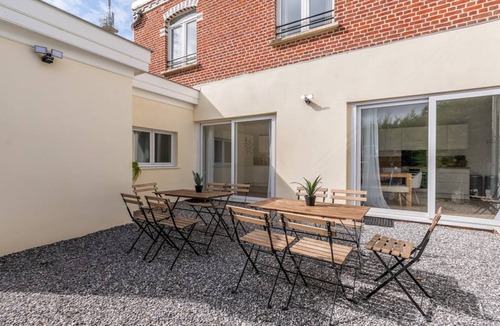 Lambersart Resort | 300 m² Private room ∙ 1 bedroom ∙ 3 guests