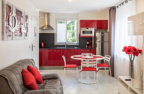 Quartier Saint-Ambroise Apartment | 32 m² Serviced apartment ∙ 2 bedrooms ∙ 127 guests