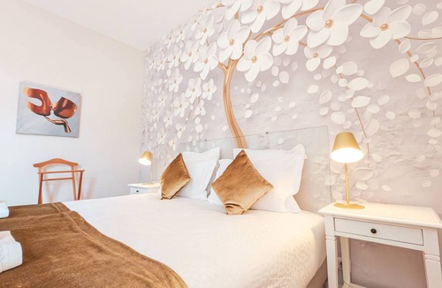 Chateauroux Cottage | 325 m² Cabin ∙ 8 bedrooms ∙ 15 guests