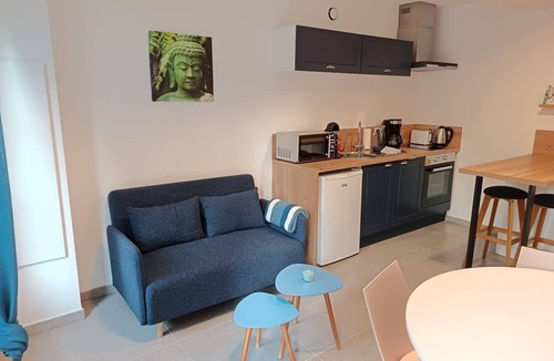 Doudeville House | 33m2 Modern Duplex - Elegance and Comfort