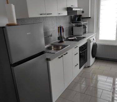 Sin-le-Noble Apartment | 35 m² Apartment ∙ 1 bedroom ∙ 2 guests