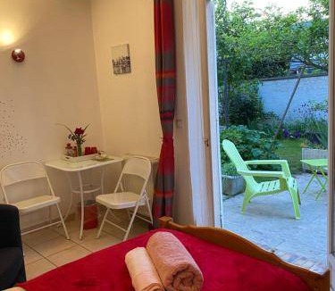 Herblay Bed & Breakfast | 35 m² Bed and breakfast ∙ 5 guests