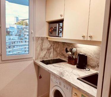 Faubourg de l'Arche Apartment | 35 m² Serviced apartment ∙ 3 guests