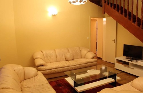 Touquin House | 4 Bedrooms Private Vacation Home In Touquin