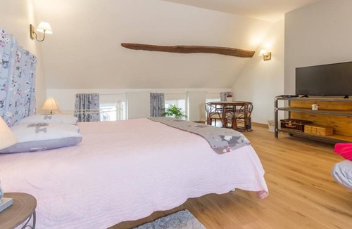 Arnay-le-Duc Bed & Breakfast | 40 m² Bed and breakfast ∙ 1 bedroom ∙ 3 guests