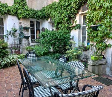 Chateau-Thierry Bed & Breakfast | 40 m² Bed and breakfast ∙ 4 guests