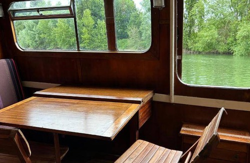 Louveciennes Boat Rental | 40 m² Houseboat ∙ 1 bedroom ∙ 5 guests