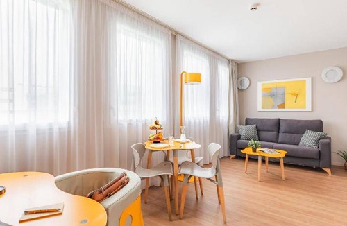 Velizy-Villacoublay Apartment | 42 m² Serviced apartment ∙ 127 guests